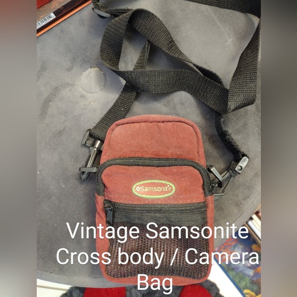 VINTAGE Samsonite Camera Crossbody Bag/80 s?/ 7x4_ 3 Compartment/ StrapBeltLoop